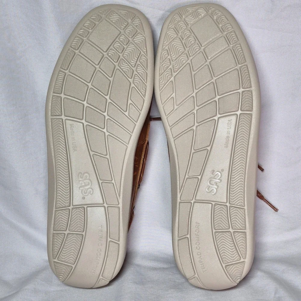 SAS Decksider old sand color mocassin boat shoes mens 8 Medium NEW‎